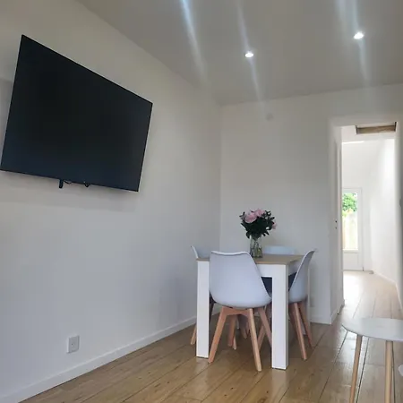 Petite Maison Avec Jardin شقة