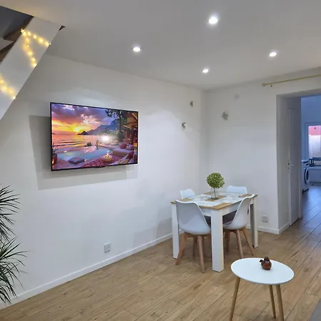 Petite Maison Avec Jardin *